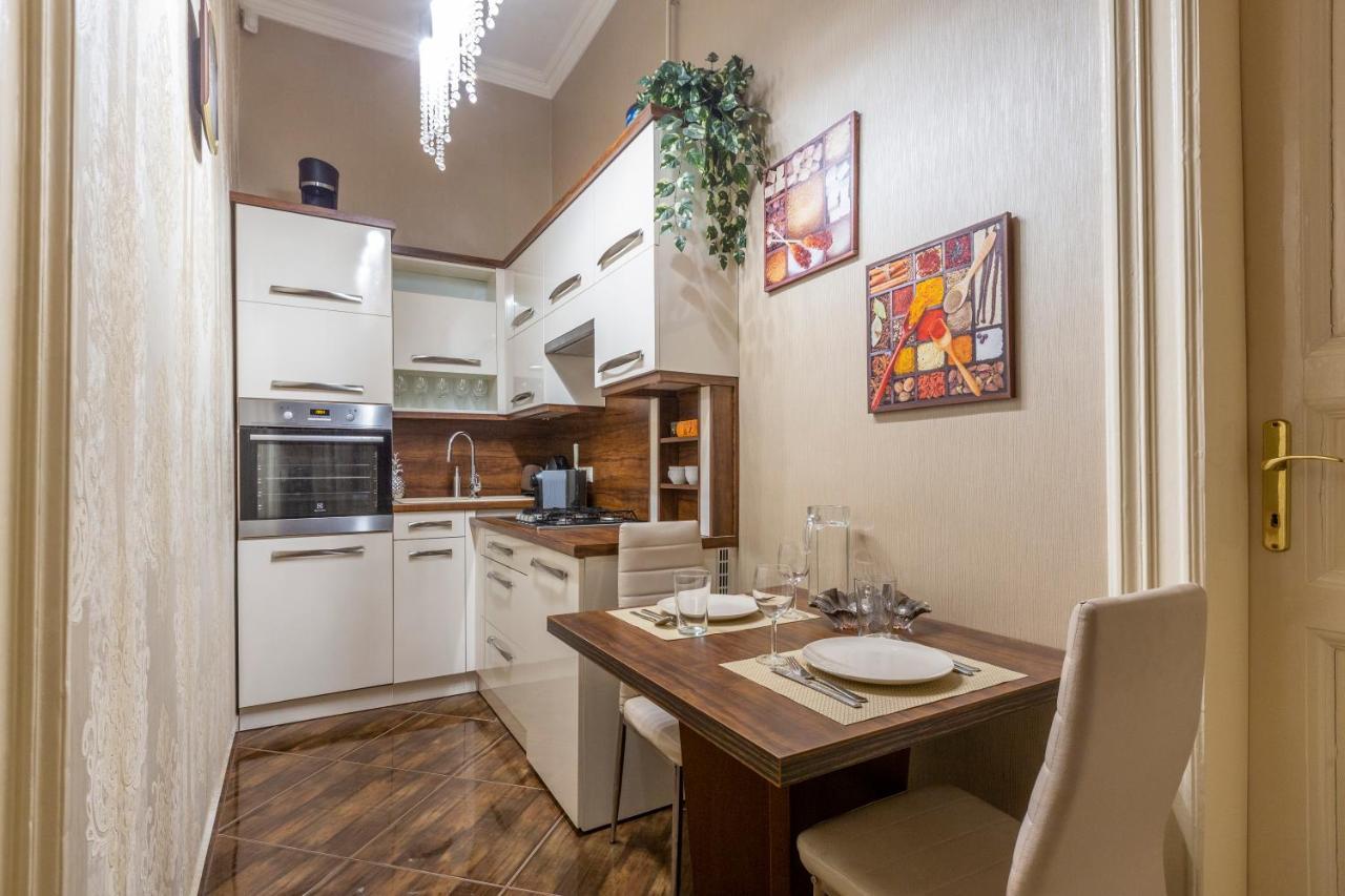 Luxury Central Home Next To The New York Cafe Budapest Bagian luar foto