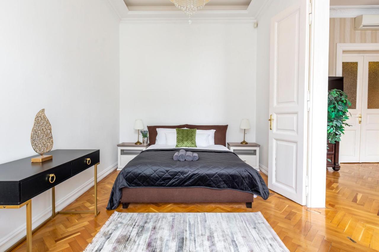Luxury Central Home Next To The New York Cafe Budapest Bagian luar foto