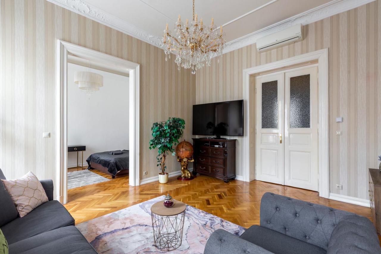 Luxury Central Home Next To The New York Cafe Budapest Bagian luar foto