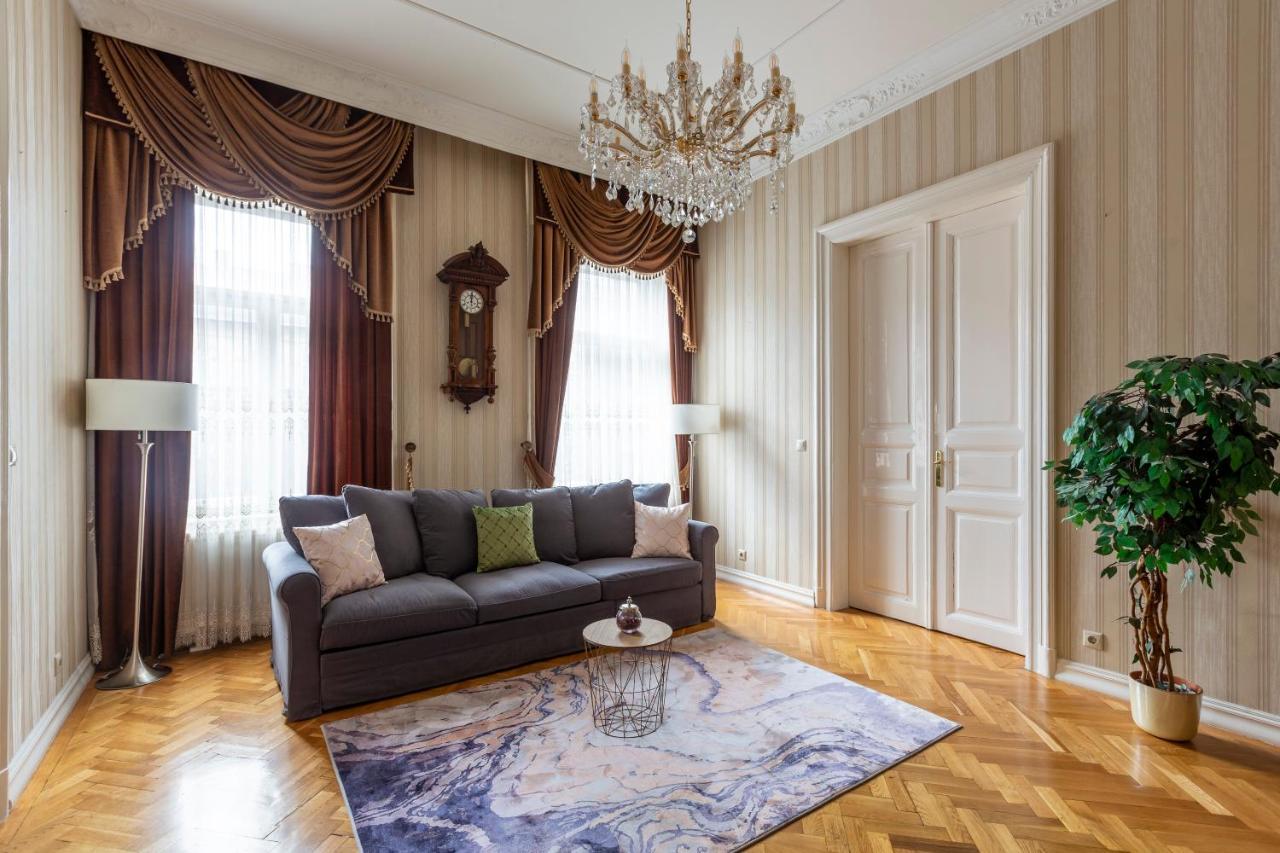 Luxury Central Home Next To The New York Cafe Budapest Bagian luar foto